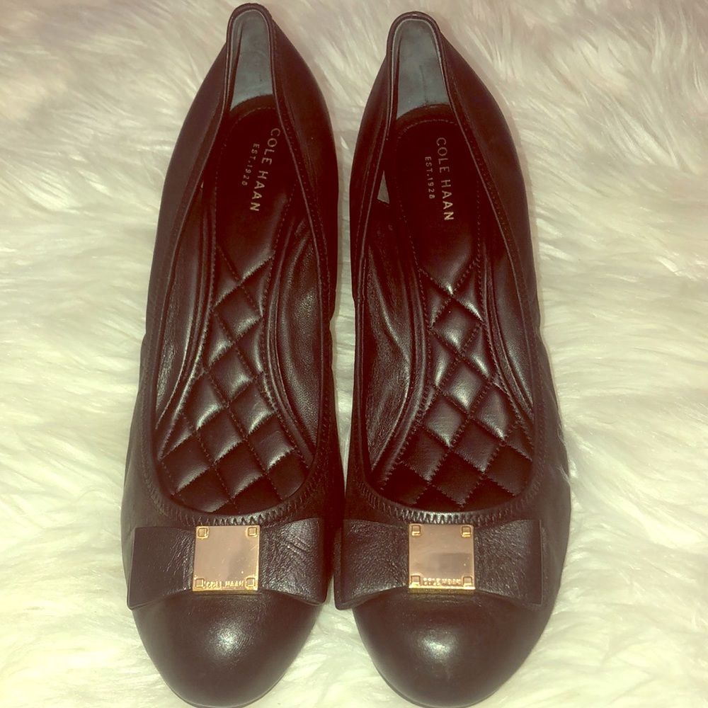 🖤 COLE HAAN Bow Leather Wedge Pump